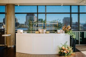 1/4 Chateau Bar Piece